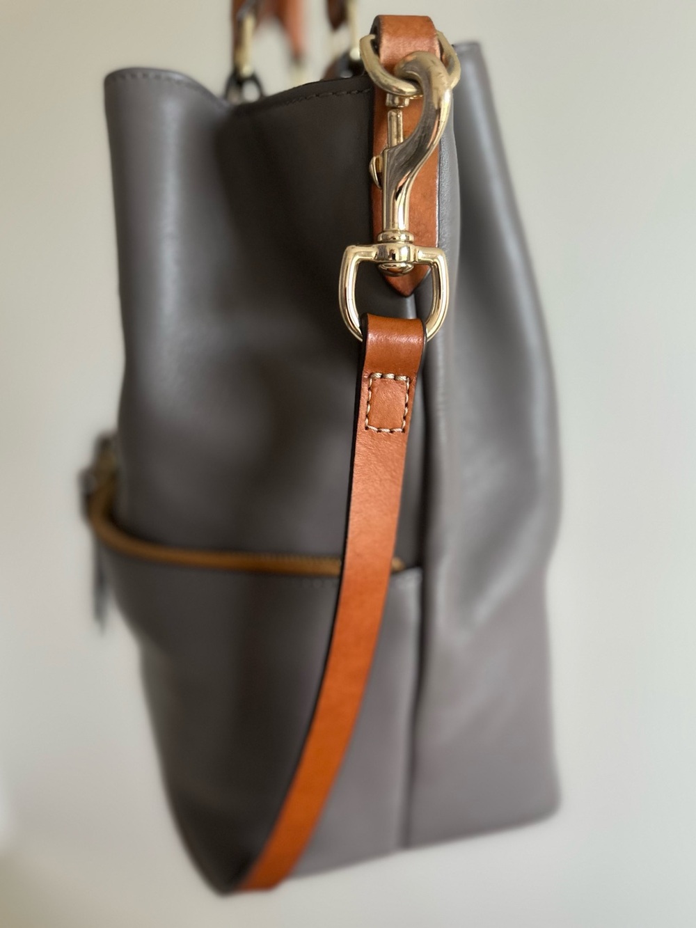 Dooney & Bourke Smooth Leather Large Dawson Bag and Wallet Set - Picture 10 of 15